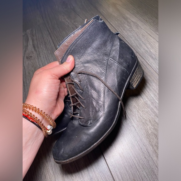 VGUC Coclico Leather Ankle Lace Up Low Heeled Boots - Picture 10 of 12